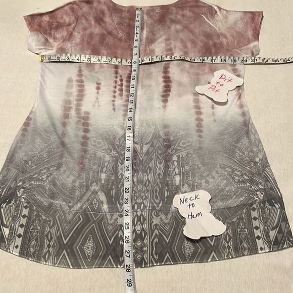 Essentials by Milano szS short sleeve pink grey rhinestones sheer hem tunic EUC - Picture 6 of 10